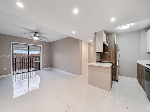 5th image of 412-8095 NW 8th St #412