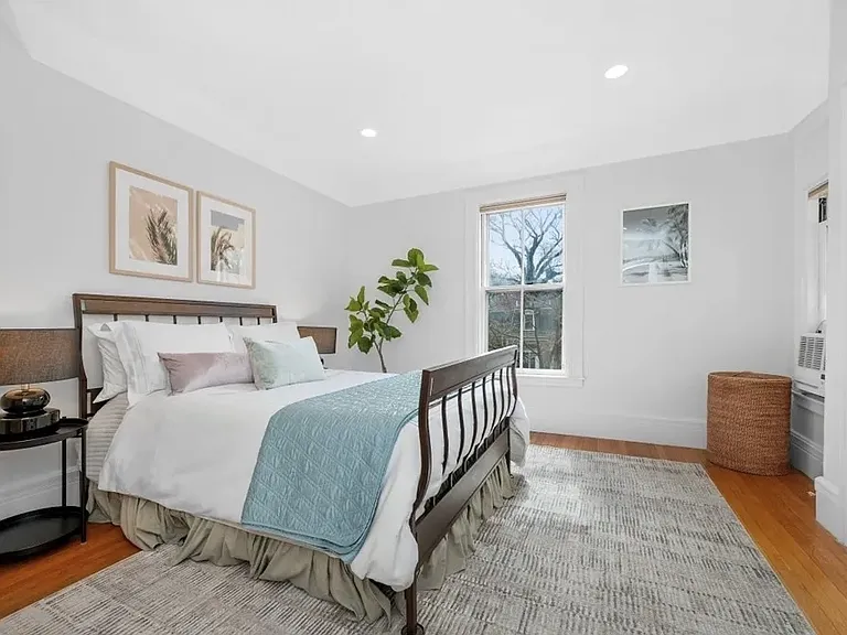 284 Lake Ave — Photo 21