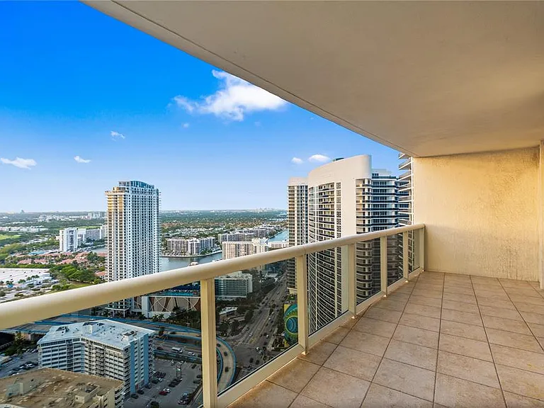 1850 S Ocean Dr #4109 — Photo 2