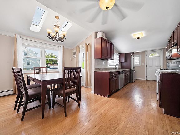5th image of 162 Baisley Avenue