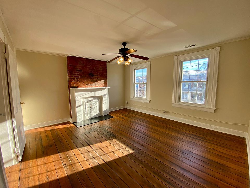 1st image of 1018 W Clay St Unit B