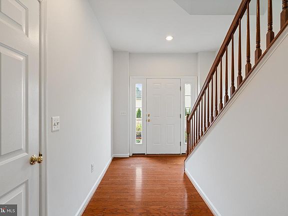 3rd image of 15056 Danehurst Cir
