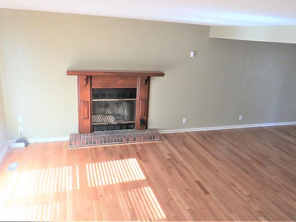 4th image of 713 Eugenia Ct