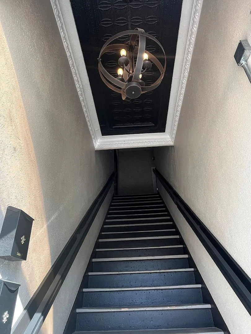 Commercial or residential loft unit available in Historic Downtown Russellville — Photo 4