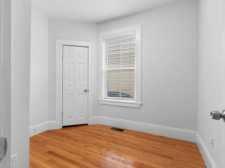 79 Sydney St #2 — Photo 9