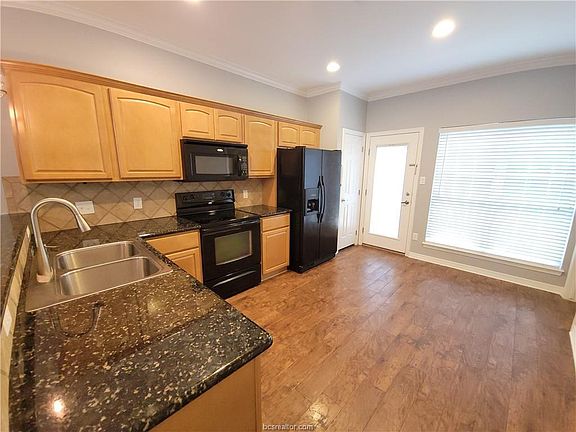 5th image of 305 Holleman Dr E APT 802