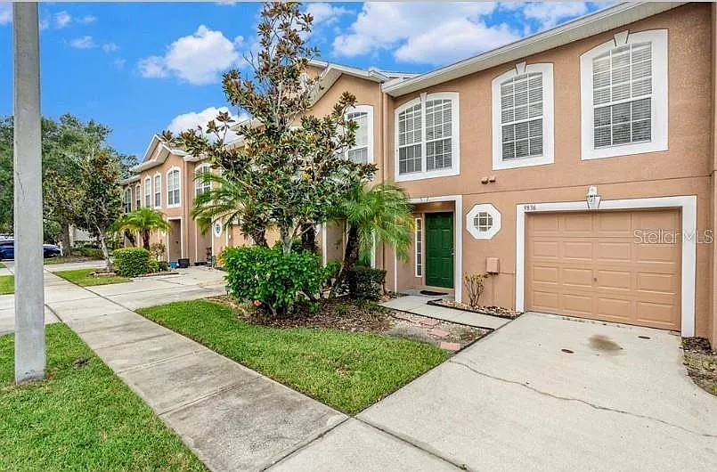 3 bed, 2.5 bath, 1670 sqft, $2,000 — Photo 2