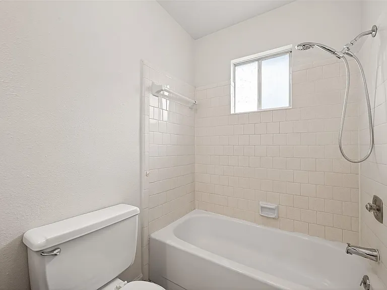 7523 La Place Dr — Photo 32