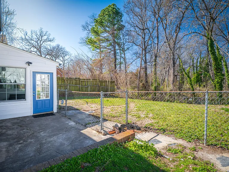2102 Oakwood Ln — Photo 21