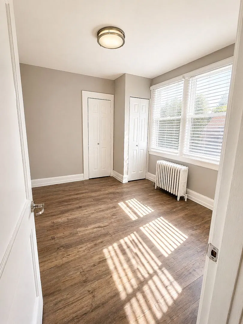 Spacious Apartments in Dormont * Pet Friendly * Walk to W. Liberty Ave Shops * Available Now — Photo 3
