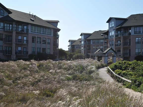 3rd image of 3236 Page Ave APT 301
