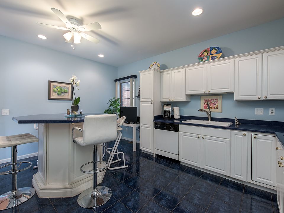 1st image of 29255 Chestnut Ct #1