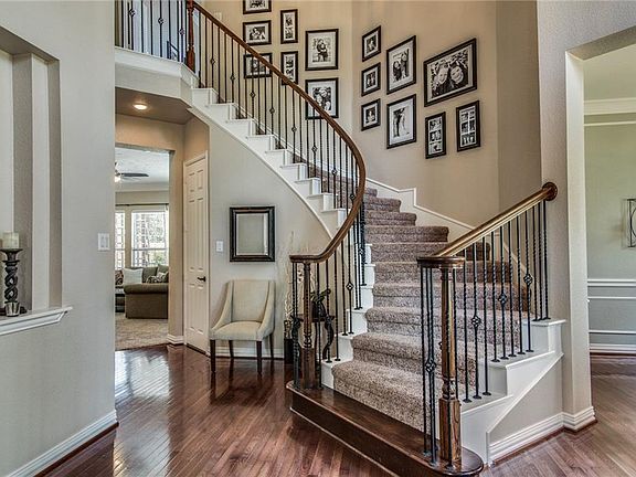 4th image of 2111 Watercrest Ct