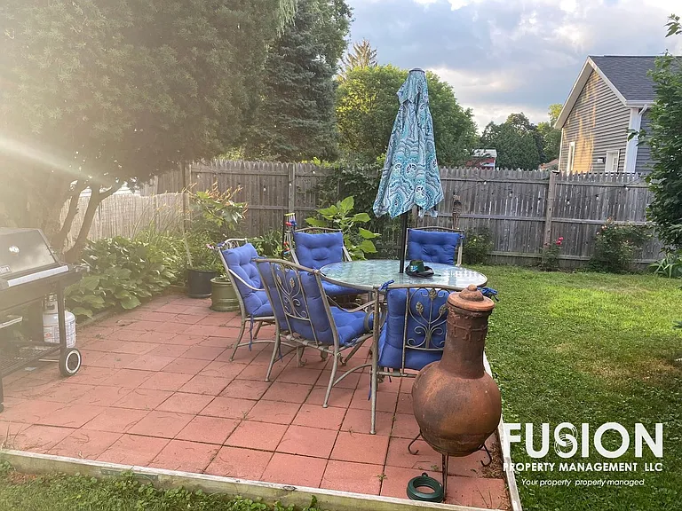 54 Elm St — Photo 6