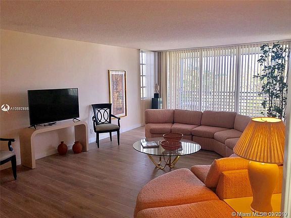 3rd image of 625 Oaks Dr APT 502