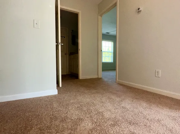 400 Tibet Ave APT 21, Savannah, GA 31406