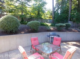 3264 Strathmore Pl, Eugene, OR 97405