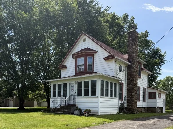 2646 New Rd, Ransomville, NY 14131