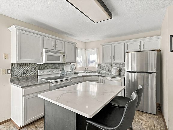 5th image of 1411 SE Wanda Dr