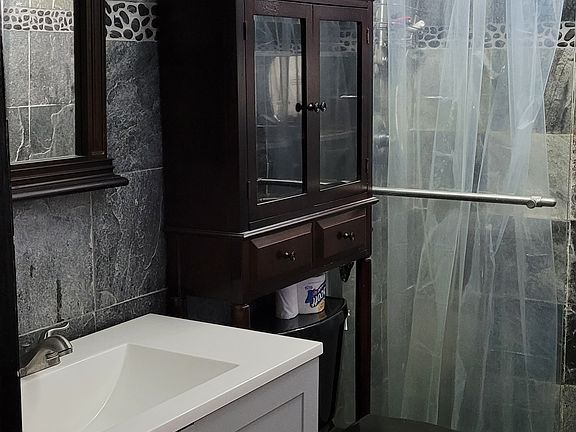 upstair bathroom