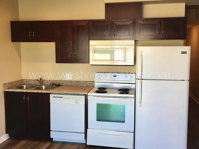 200 E Maple St — Photo 10