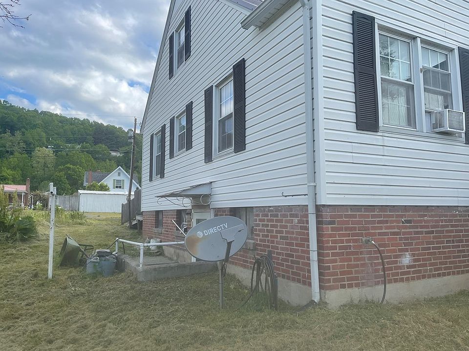 2nd image of 1911 4th St