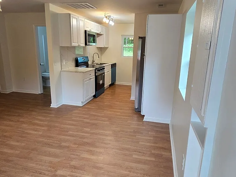 3169 Earhart Rd #B — Photo 4