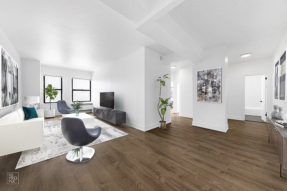 Virtually Staged - Renovated - Living Area