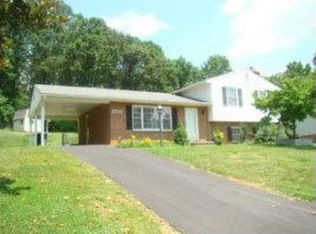 3717 Hummingbird Ln, Roanoke, VA 24018