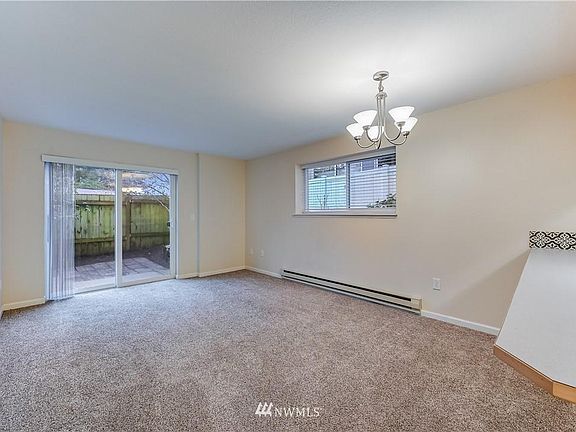 4th image of 20301 19th Ave NE APT 302