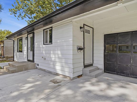 3rd image of 1224 SE 35th Ter