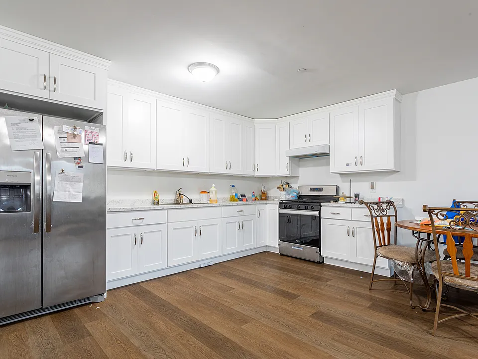 14 Bush Ave #2