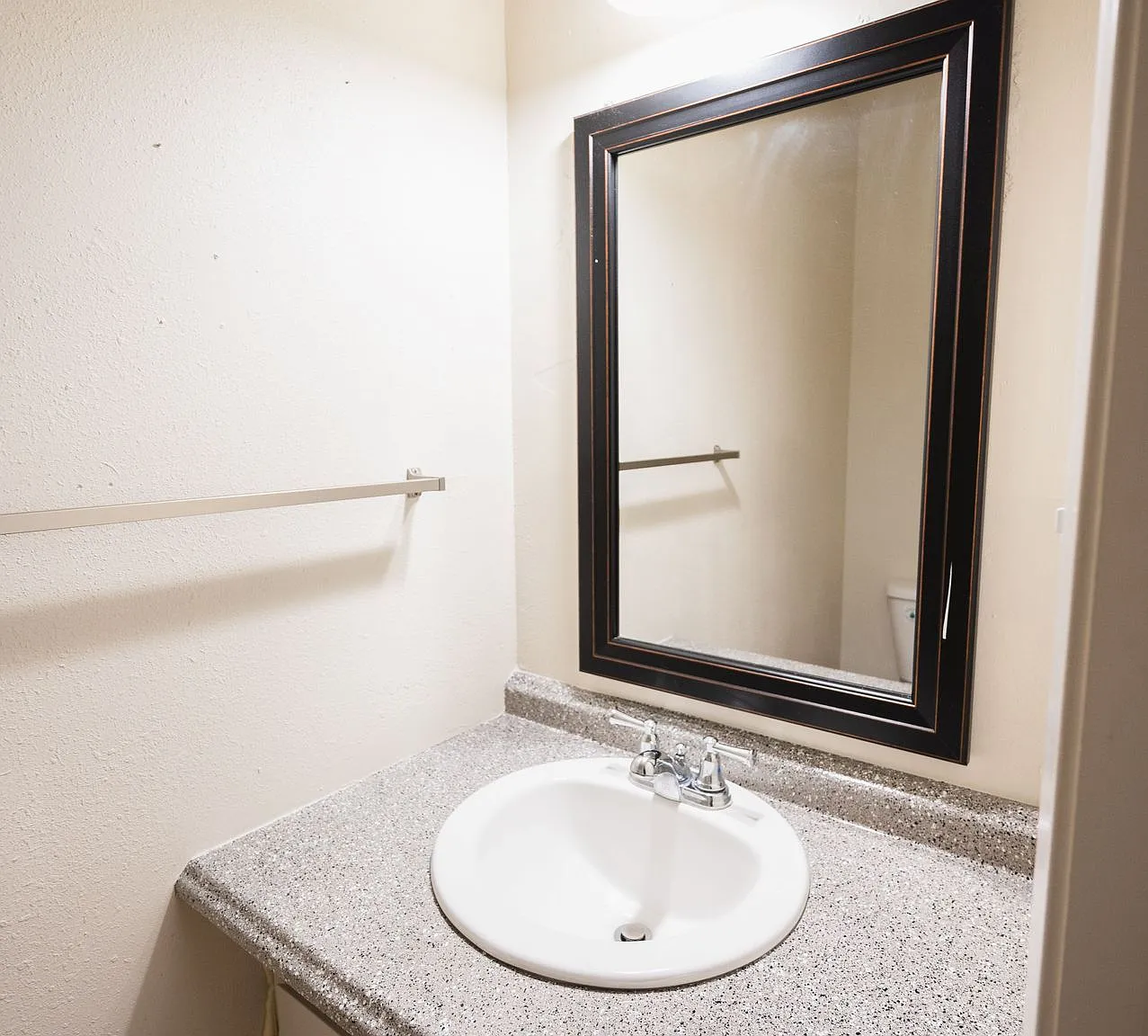 Advance Street Duplex — Photo 3