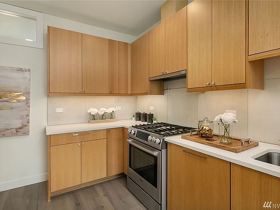 4th image of 3943 2nd Ave NE