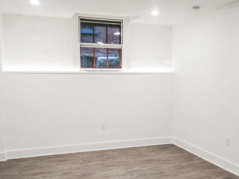 425 N Prince St #4 — Photo 3