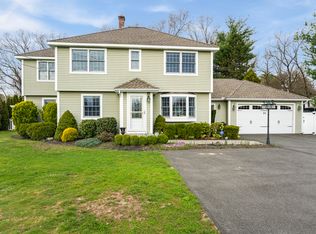 511 Salmon Brook St, Granby, CT 06035