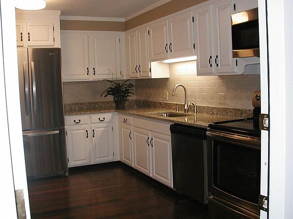 4th image of 111 Pine Glen Dr