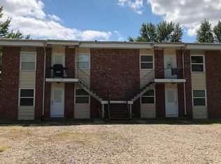 415 Cheyenne Ave APT 3, Hiawatha, KS 66434