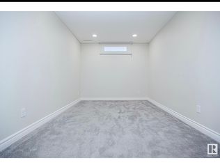 12208 134b Ave NW, Edmonton, AB T5L3W8