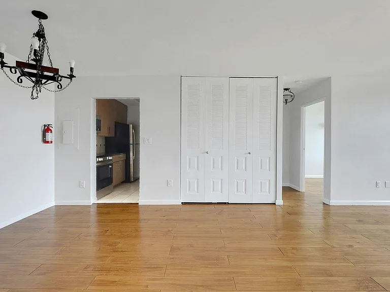 9019 Wall St #6B — Photo 11