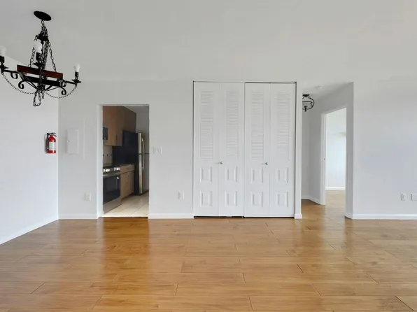 9019 Wall Street image 11 of 17