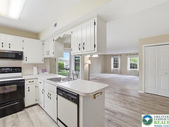 4th image of 602 Briarwood Dr #A