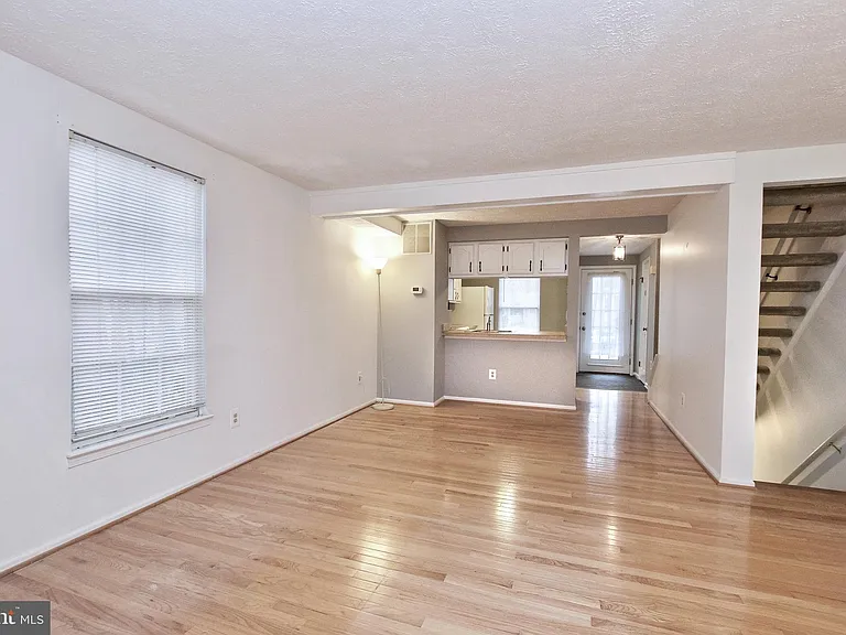 1915 Belmont Ridge Ct — Photo 13