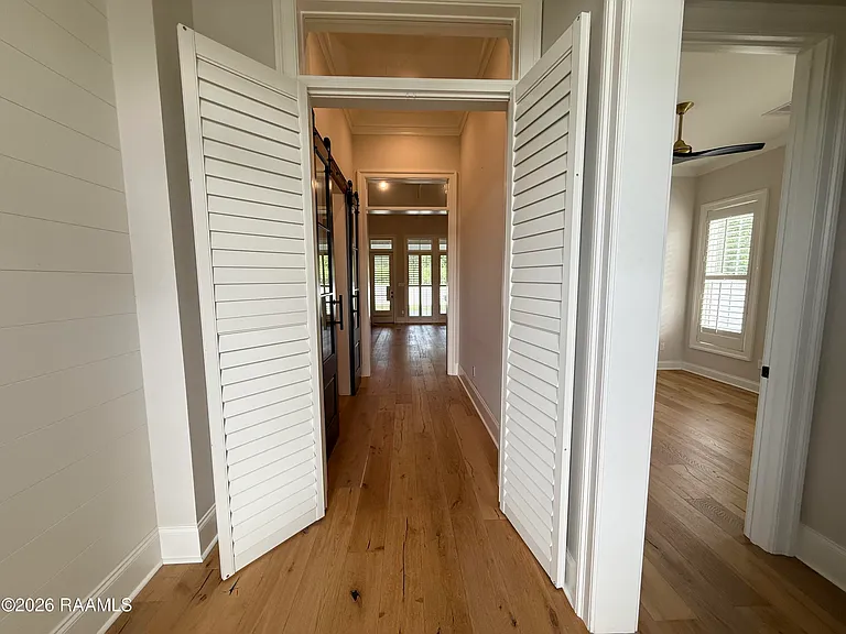 102 Orchard Park Ave — Photo 3