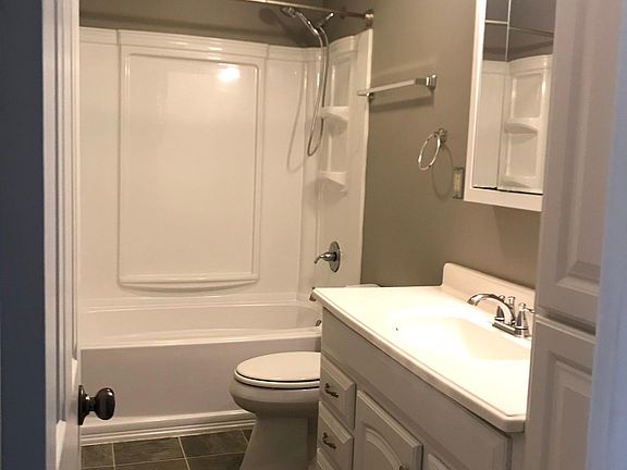 3rd image of 501 View Park Dr APT 7