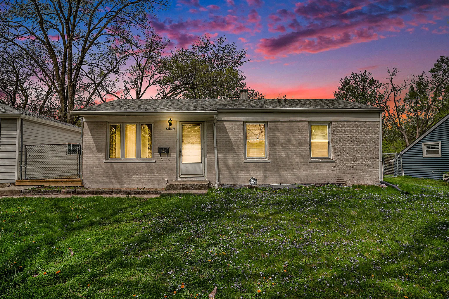 21604 Merrill Ave photo 1