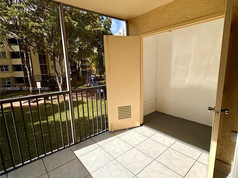 8235 Lake Dr #204 — Photo 12