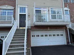 15 Hudson Ct, Jersey City, NJ 07305