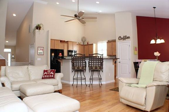3rd image of 502 Applecross Dr