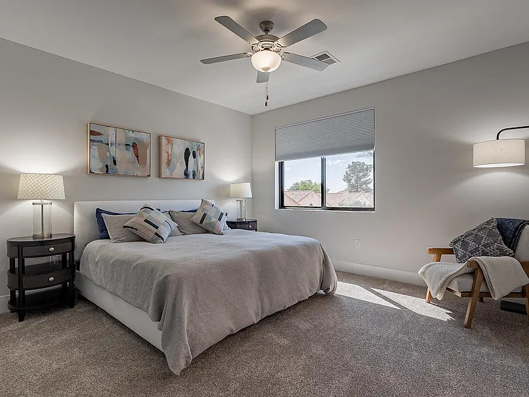165 E Hearne Way — Photo 4